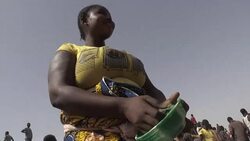 CLEAN : Gold rush in Niger as hopefuls head to hot spot near capital News Clip