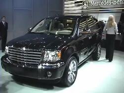 2007 Chrysler Aspen SUV montage Stock Footage