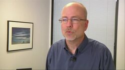 As Apple scrambled to fix a software glitch that left some of its new iPhones unable to make calls, some analysts say the company is doing the right thing by quickly acknowledging and apologizing for the problem. (Sept. 25) News Clip