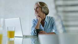 Senior portrait, morning Stock Footage