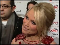 Models, designers, celebrities pay tribute to British designer Instructional Video