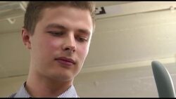 Mascotas robots forman parte del futuro para el cuidado de ancianos Instructional Video