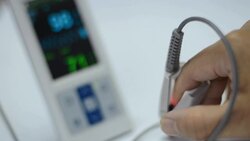 pulse oximeter Stock Footage