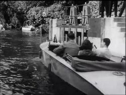 Sun Shines On Ascot Sunday Festival News Clip