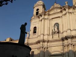 Catania, Piazza san Francisco, monument of Cardinal Giuseppe Benedetto Dusmet Stock Footage