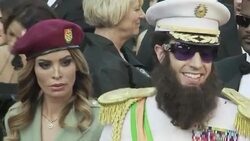 VOICED: Un 'dictador' en la alfombra roja News Clip