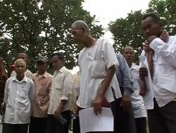 Healing Cambodia's war scars News Clip