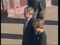 US President lays wreath and greets mourners at Ground Zero News Clip