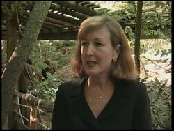 Pakistan's First Lady visits orphaned snow leopard at Bronx Zoo News Clip