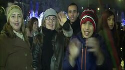 CLEAN : Paris party on the Champs-Elysees for New News Clip