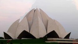 Lotus Temple, Bahï¿½ï¿½'ï¿½ï¿½ House of Worship, in New Delhi, India Stock Footage