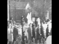 SYND 16 3 68 PRO AND ANTI-VIETNAM WAR DEMONSTRATORS CLASH IN THE HAGUE News Clip