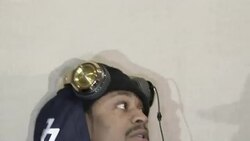 Seattle Seahawks running back Marshawn Lynch abruptly ended his media availability _ again _ walking away from a throng of reporters after about 7 uncomfortable minutes in which he answered just a few questions. (Jan. 29) Instructional Video