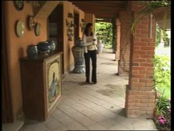 Tradition methods of making ceramics continue in Mexico Instructional Video