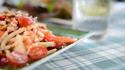 Helianthus tuberosus spicy salad healthy Stock Footage