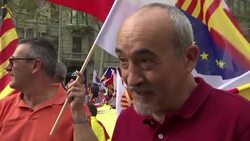 España celebra fiesta nacional en plena crisis secesionista News Clip
