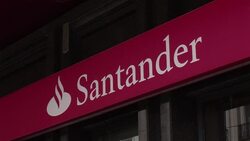 CLEAN: Spanish bank Santander sees 2011 profit plunge 35 percent News Clip