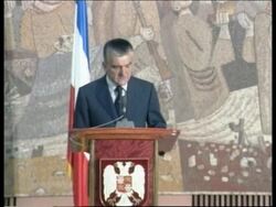 Wrap Zizic resignation + start of pro-Milosevic rally News Clip