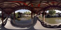 360 VR, Bridge over pond in Yuyuan gardens Stock Footage