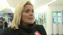 CLEAN : Cope supporters applaud his News Clip