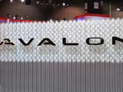 2013 Toyota Avalon montage Stock Footage