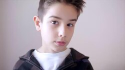 New look hairstyle Stock Footage