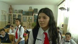 Pupils study skeleton of former teacher News Clip