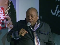 SPEECH - Quincy Jones on Nelson Mandela at the Assouline and Memoire Set: Coca-Cola, Music & Sports launch event in Los Angeles, California on 12/05/13 Stock Footage