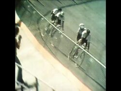 SYND 10 8 78 GREAT BRITAIN VERSUS NEW ZEALAND TANDEM CRASH IN COMMONWEALTH GAMES News Clip