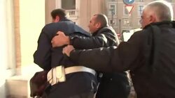 VOICED : Femen se desnuda en plaza de San Pedro News Clip