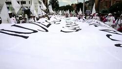 VOICED : Mujeres colombianas exigen paz News Clip