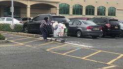 Social distancing difficult in US grocery stores News Clip