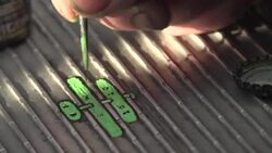 CLEAN : In London, a "chewing gum artist" makes miniature marvels News Clip