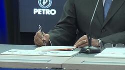 VOICED : El gobierno venezolano reestructura su criptomoneda el petro News Clip