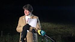 Arlene Foster addresses questions about schools after Stormont agrees coronavirus restrictions News Clip