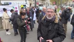 CLEAN : In Paris, hospital psychiatrists take to the streets to denounce a public health sector "in crisis" News Clip