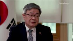 South Koreans Must Learn to Work Alongside Machines: Labor Minister News Clip