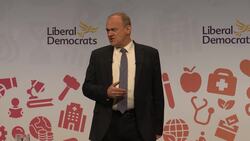 Sir Ed Davey accuses Donald Trump of “betraying Ukraine” and “selling out” EU News Clip