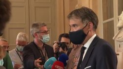 CLEAN : French parliament reacts after Macron assaulted News Clip