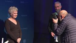 Julie Walters reveals bowel cancer treatment Instructional Video