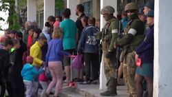 CLEAN : In devastated Mariupol, a daily struggle to survive News Clip