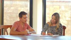 Spanish Adjectives and Family Vocabulary | Easy Spanish Conversation | La familia Instructional Video