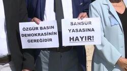 CLEAN : Journalists say Turkey 'disinformation' bill 'will undermine democracy' News Clip