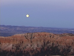 Explorando la Tierra, el sol y la luna: la luna de la Tierra Instructional Video