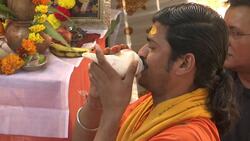 Protests and prayers in India as Trump visits Instructional Video