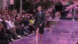 Gigi and Bella Hadid walk Versace show News Clip