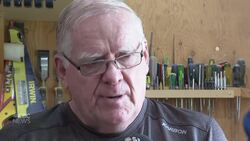 Piano man trashes unwanted pianos to make beautiful things from the remains. Instructional Video