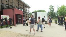 CLEAN : Gironde wildfires: locals donate food, resources to firefighters News Clip