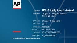 Singer R. Kelly arrives at Chicago court Instructional Video