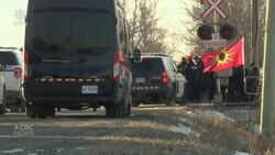 Police move in on Mohawk rail blockade News Clip
